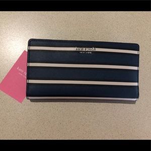 ♠️Kate Spade Blue Multi Bifold Wallet♠️